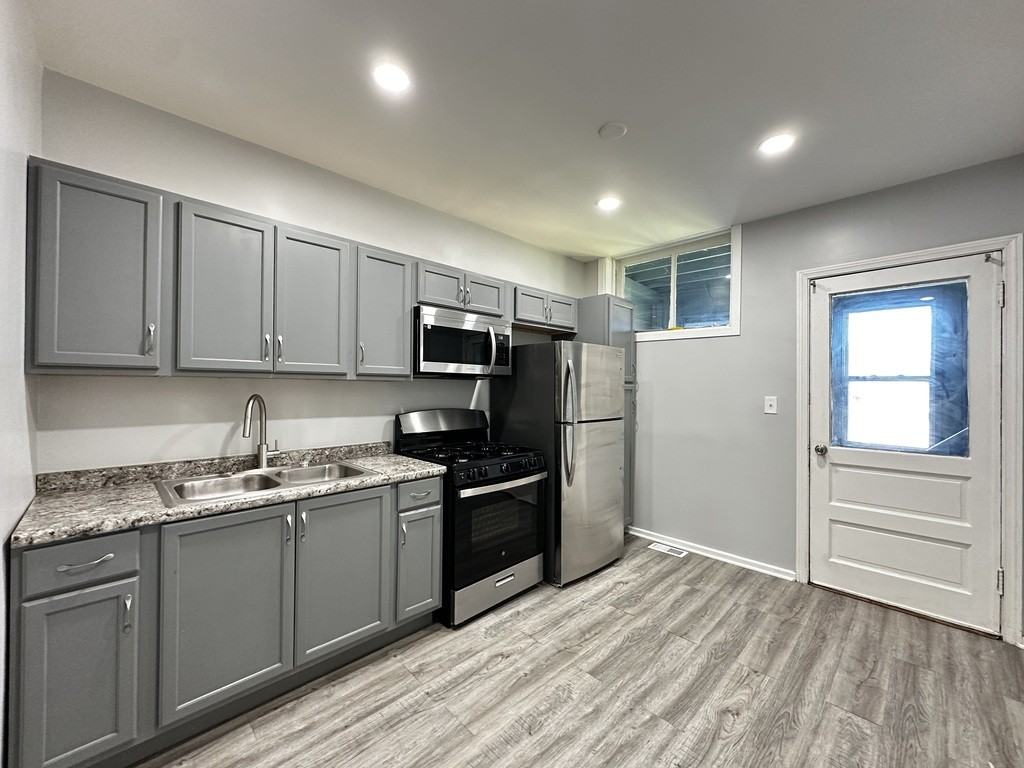 3408 W Carroll Ave #1 - Photo 2 of 21