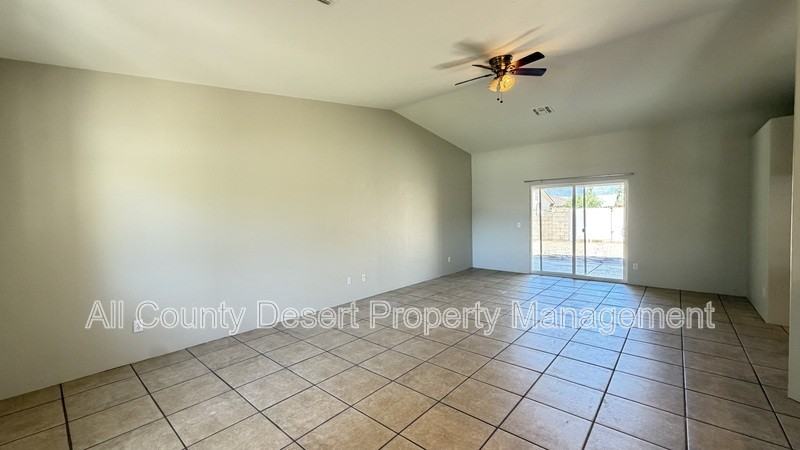 9751 Palm Dr - Photo 4 of 26