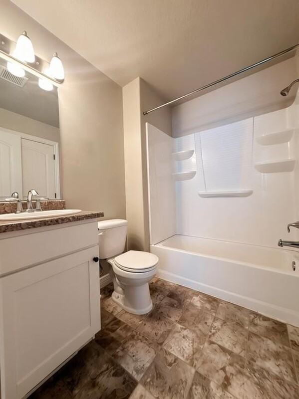 465 Nw #C - Photo 7 of 9