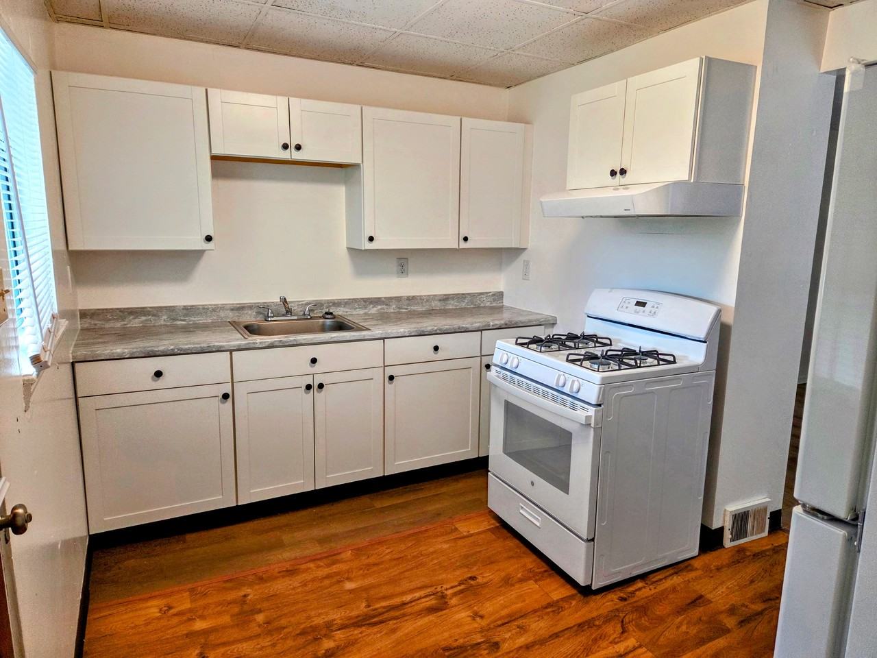 705 Russellwood Ave #2ndFL - Photo 3 of 29