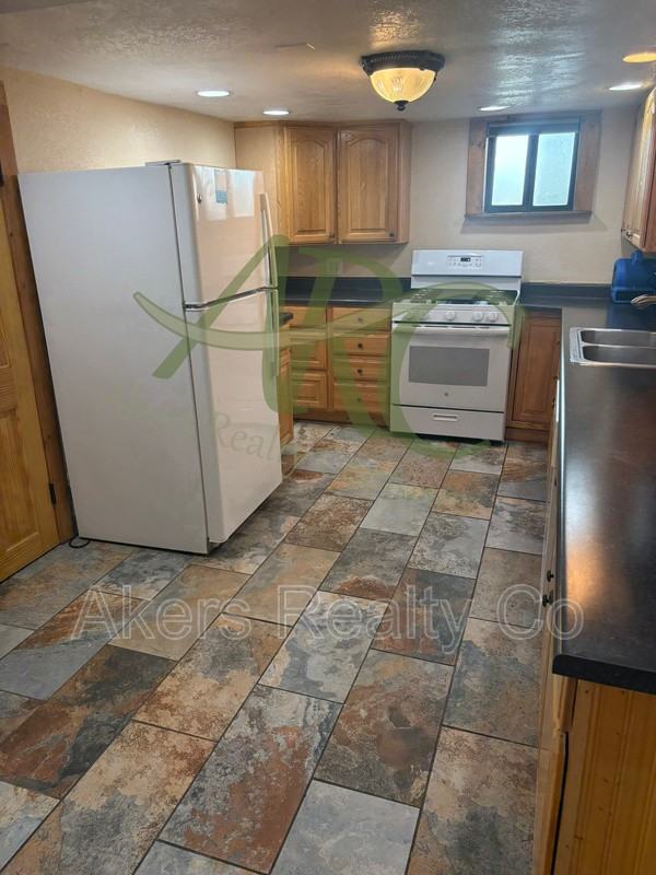 123 Van Buren St - Photo 3 of 18