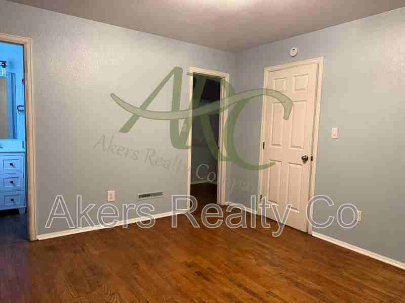 343 E Bond Ct - Photo 7 of 19