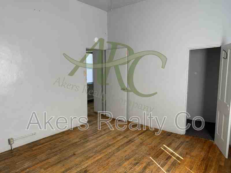 523 E Adams Ave - Photo 4 of 12