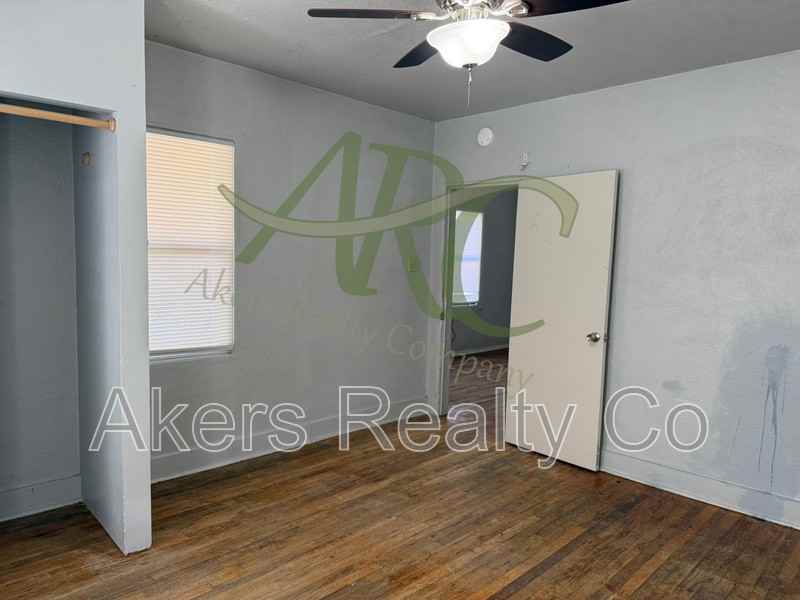 523 E Adams Ave - Photo 7 of 12