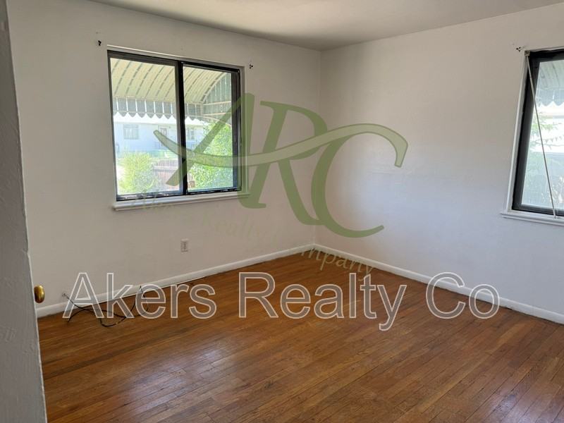 2601 Columbine Ave - Photo 3 of 15