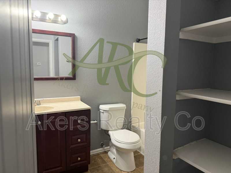 741 E Laporte Dr - Photo 5 of 14