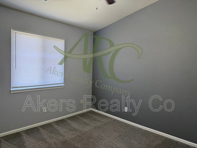 741 E Laporte Dr - Photo 6 of 14