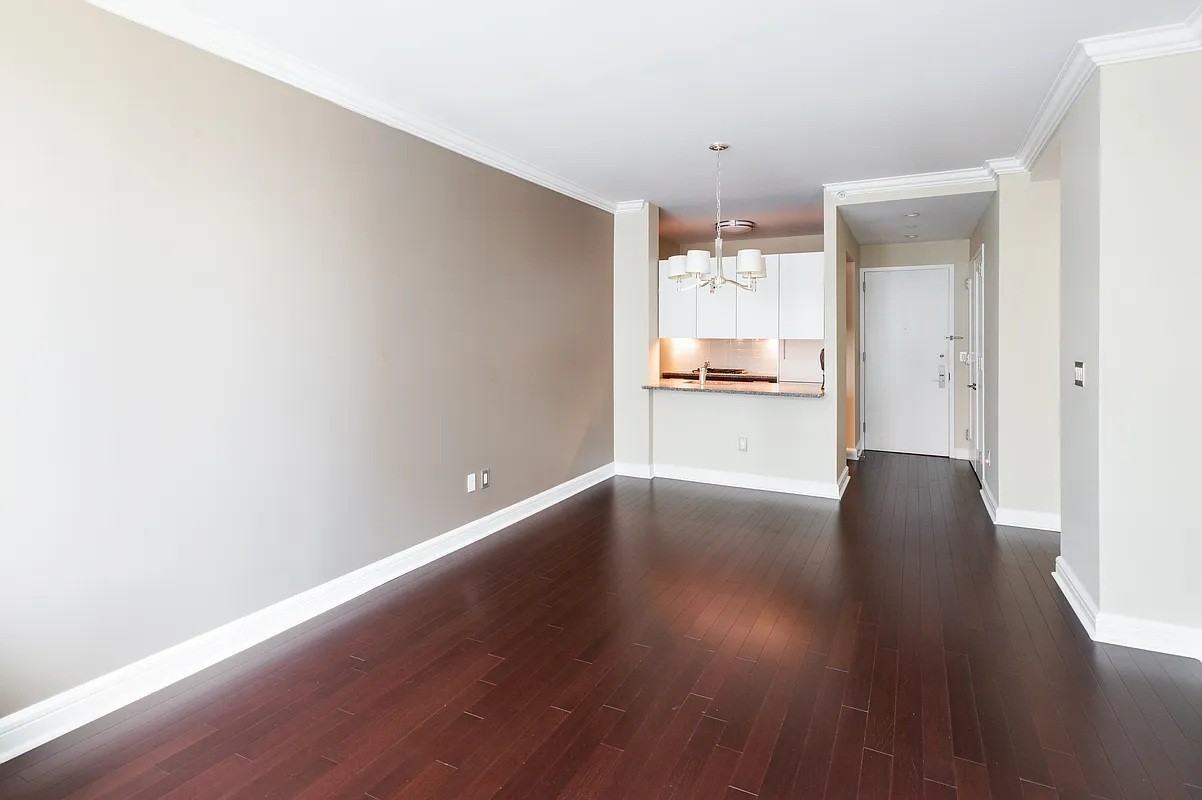 100 Riverside Blvd #7D - Photo 3 of 11