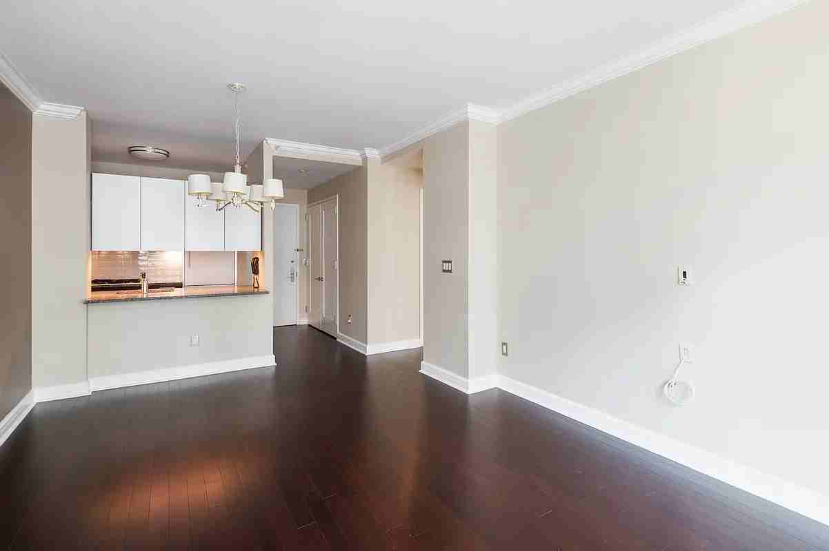 100 Riverside Blvd #7D - Photo 4 of 11
