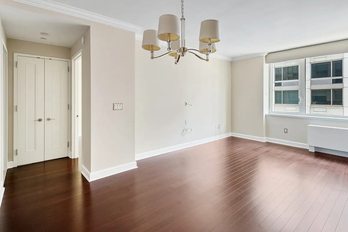100 Riverside Blvd #7D - Photo 5 of 11