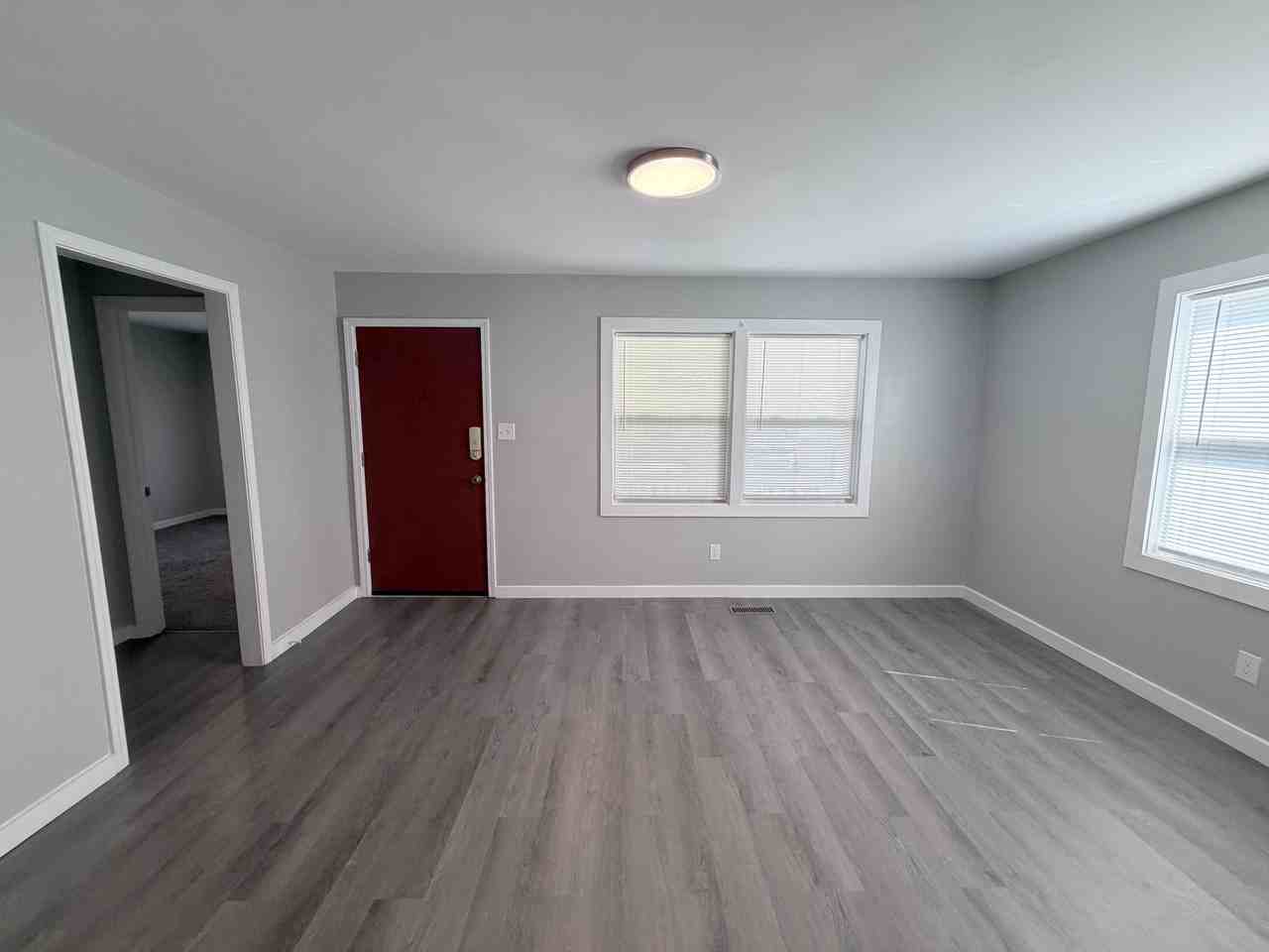 1224 Halsey Ave Ne - Photo 3 of 23