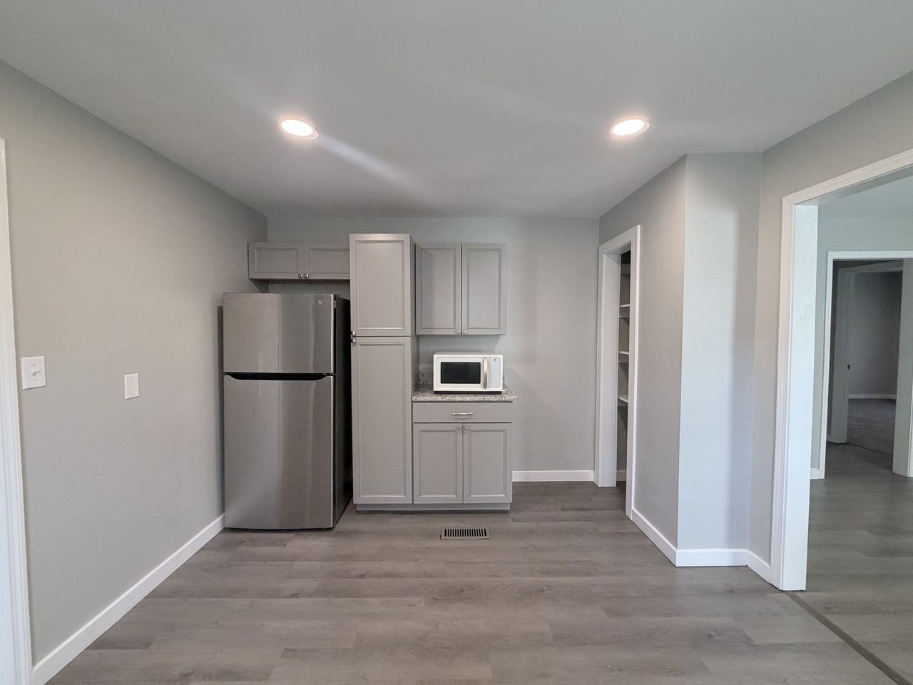 1224 Halsey Ave Ne - Photo 7 of 23