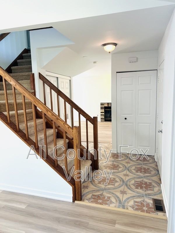 51 Le Jardin Ct - Photo 4 of 28