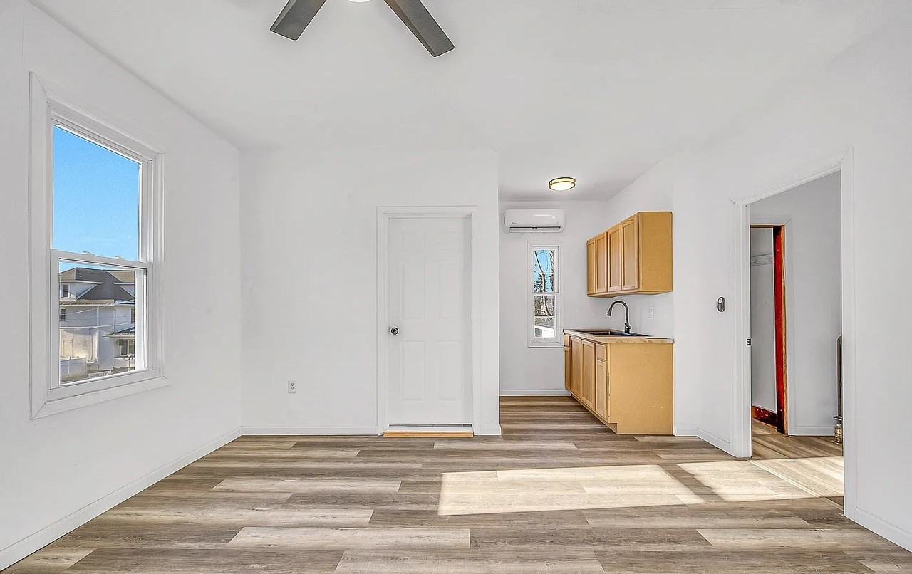 1030 Meadow Ave - Photo 4 of 13