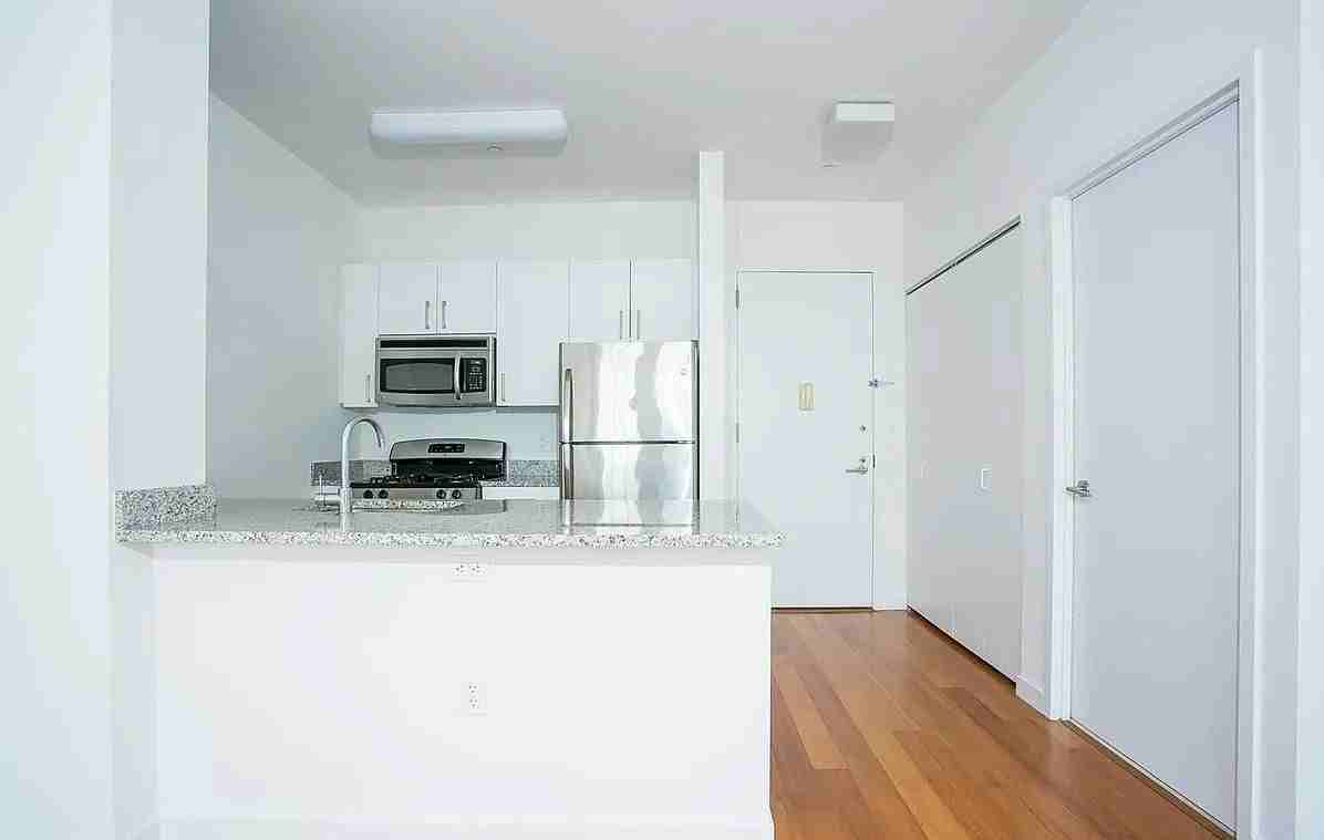184 Kent Ave - Photo 3 of 13