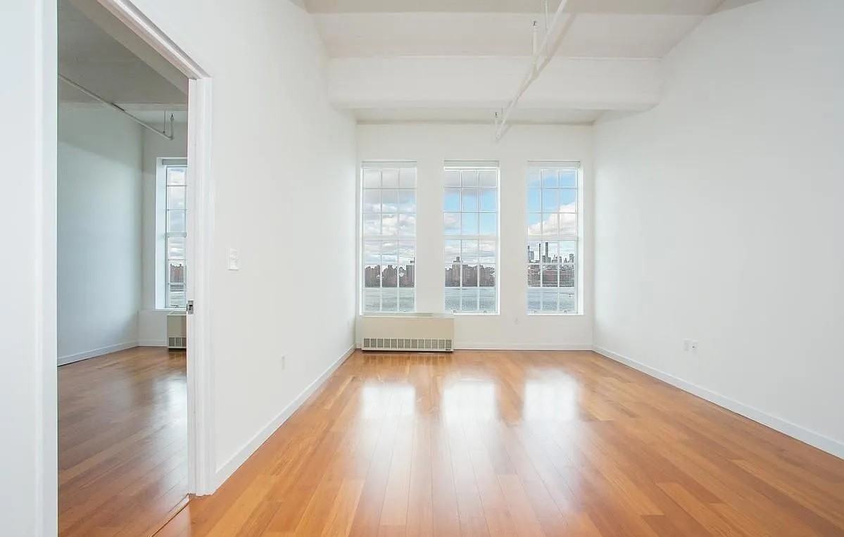 184 Kent Ave - Photo 4 of 13