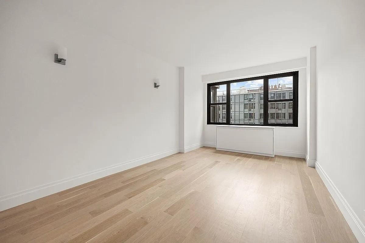 115 E 9th St - Photo 7 of 7