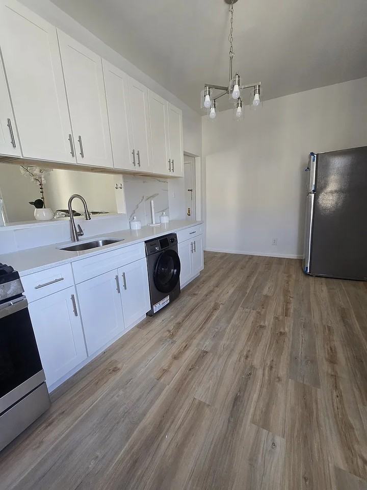 263 S 2nd St