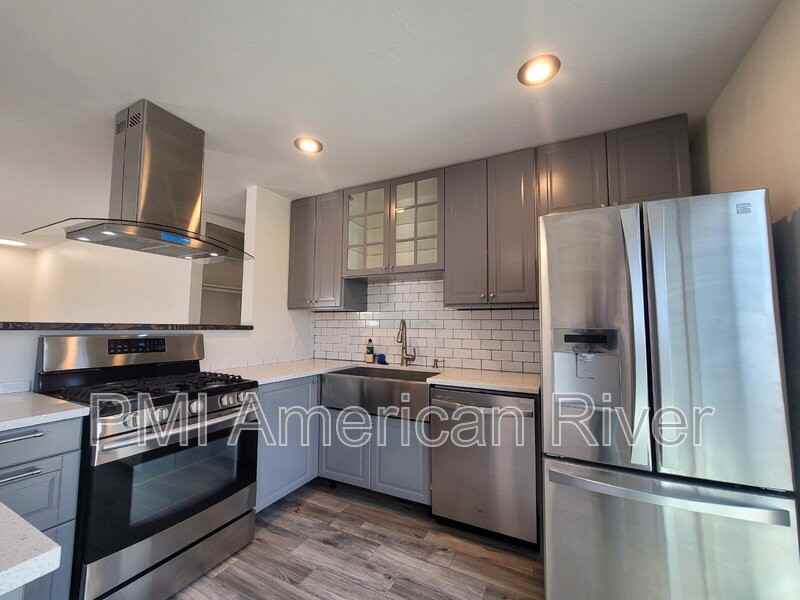 881 Beardsley Dr - Photo 5 of 18