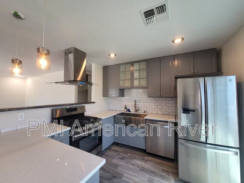 881 Beardsley Dr - Photo 6 of 18