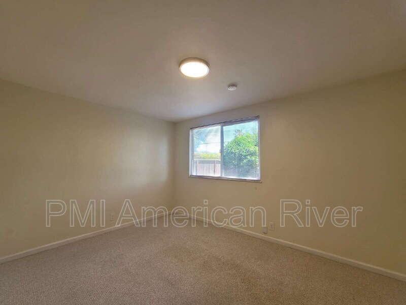 881 Beardsley Dr - Photo 7 of 18