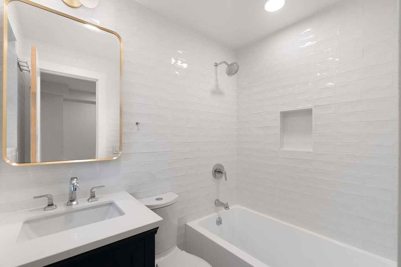 82 Colgate St - Photo 5 of 9