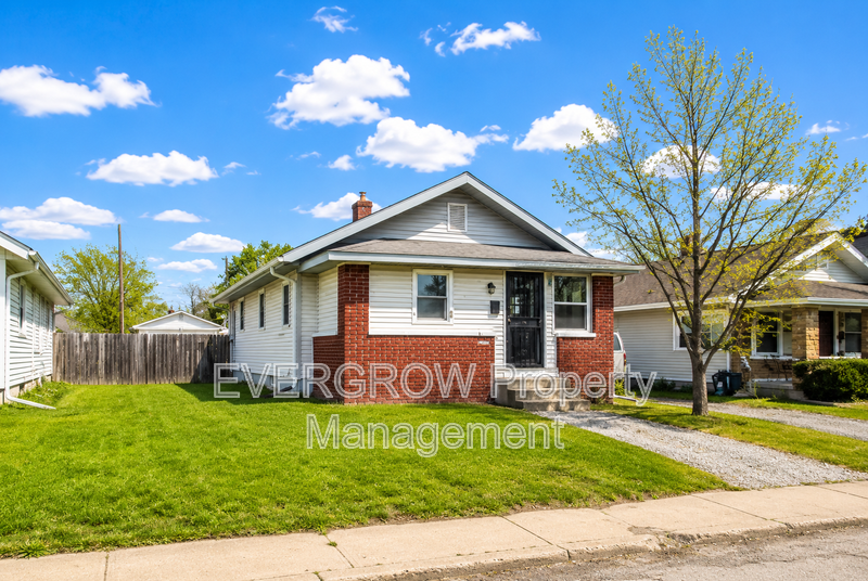1417 N Denny St - Photo 3 of 27