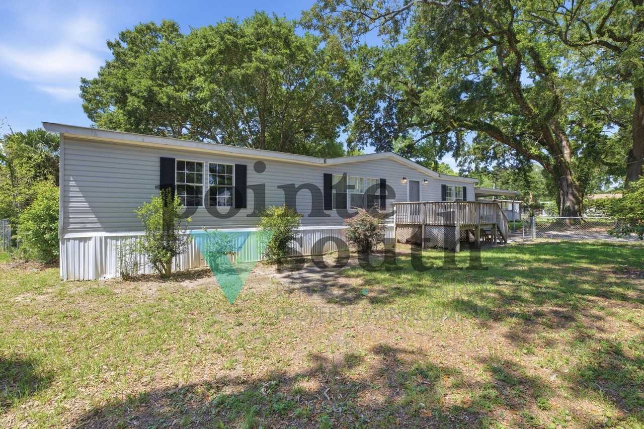 1709 Woodchuck Ave - Photo 2 of 36