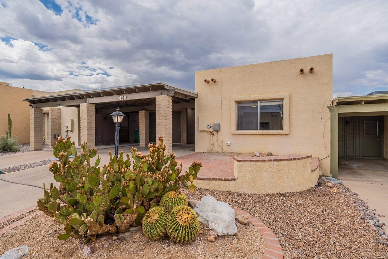 1430 W Camino Lucientes - Photo 3 of 34