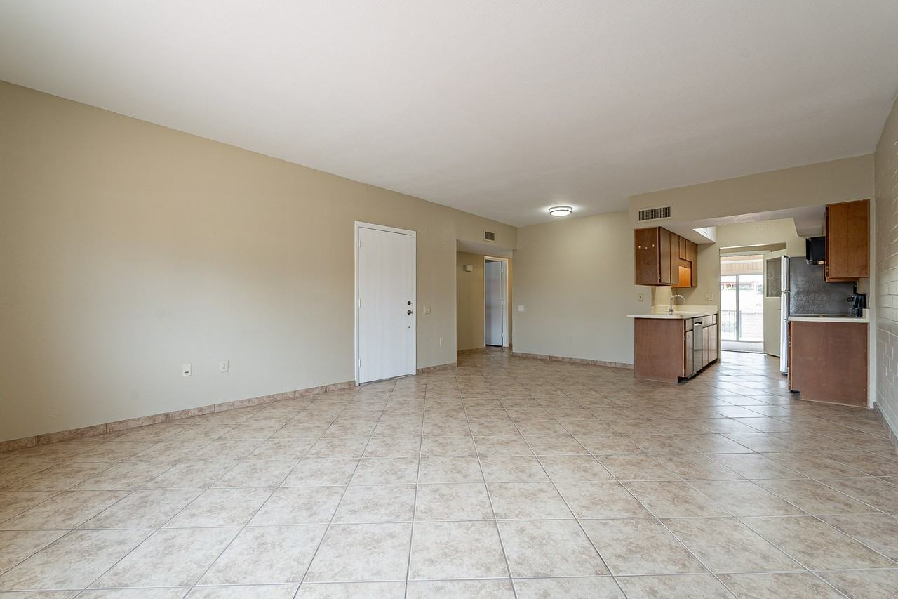 1430 W Camino Lucientes - Photo 6 of 34