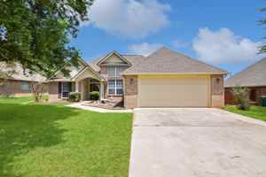 featured image of 2412 Wilshire Dr