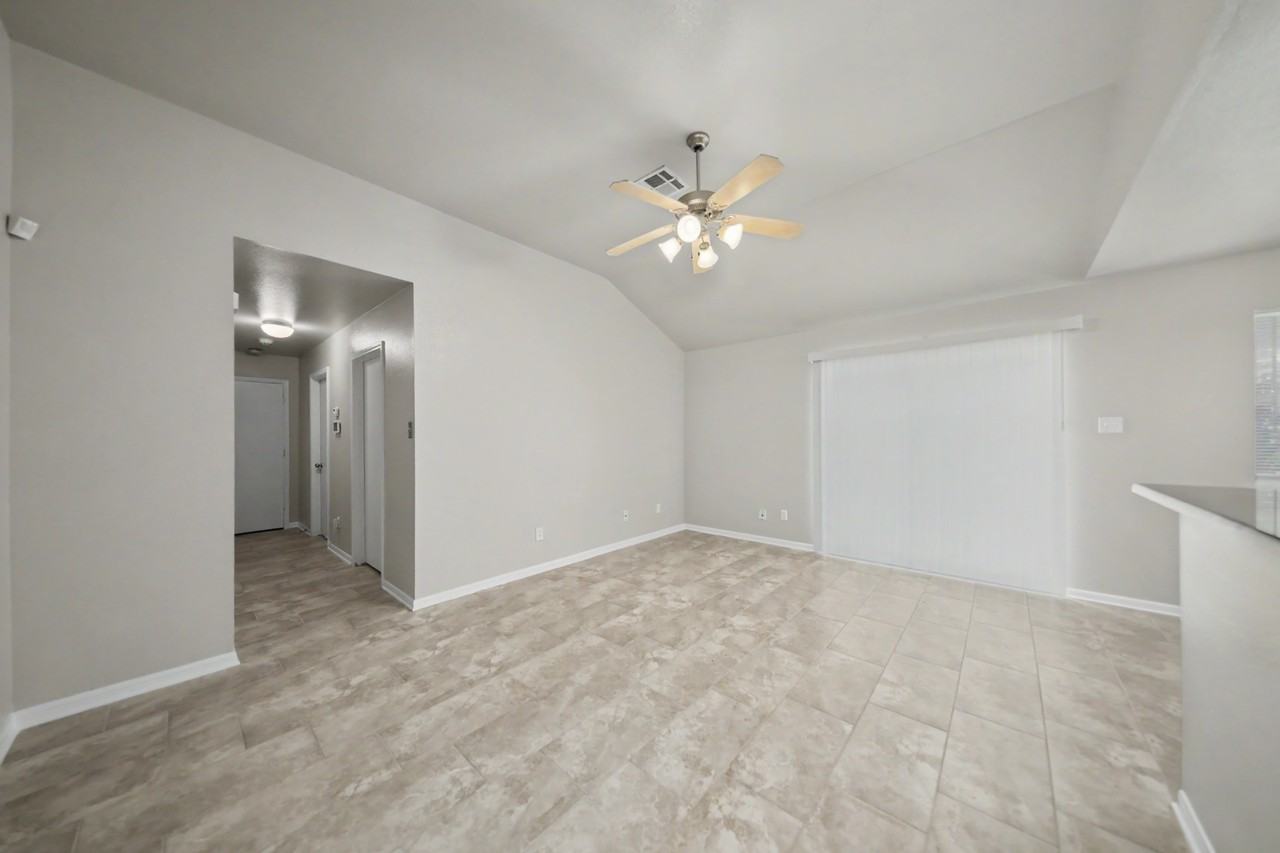 607 E Union - Photo 6 of 11