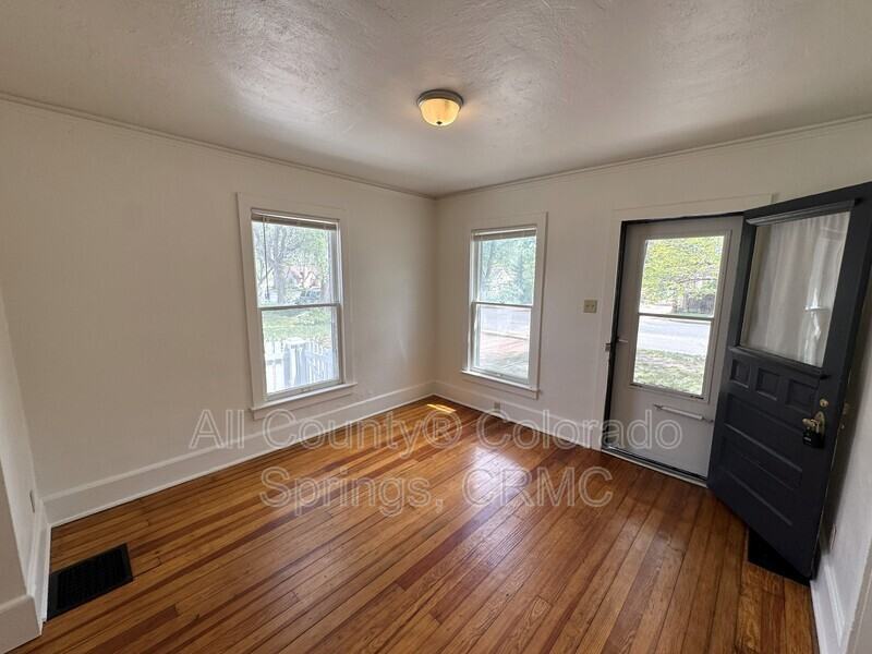 612 E Del Norte St - Photo 2 of 24