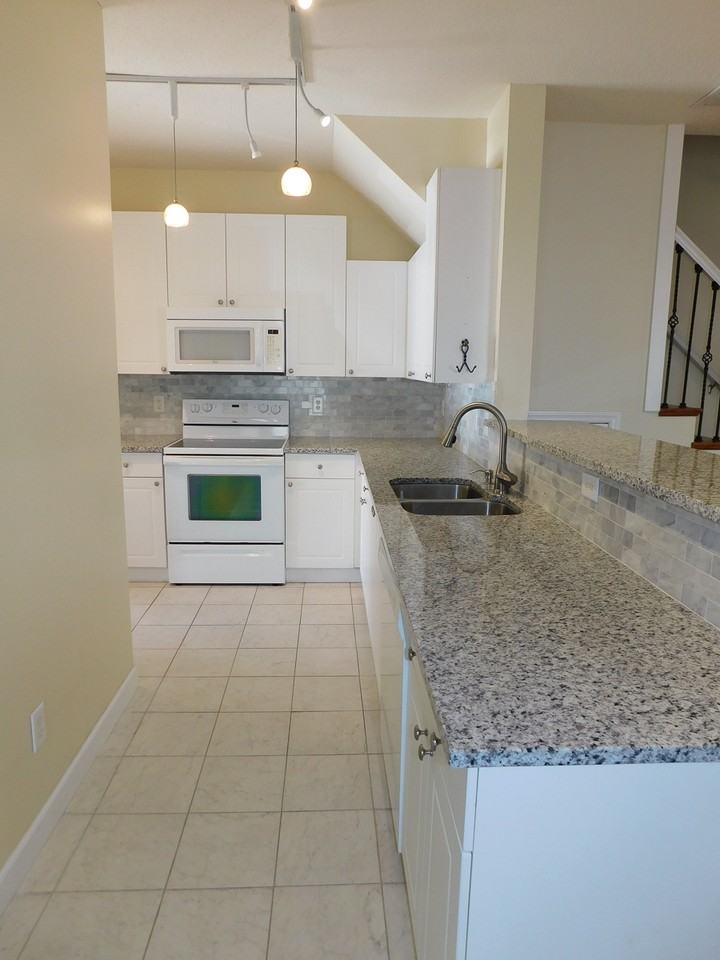 2008 Metacomet Way - Photo 4 of 28