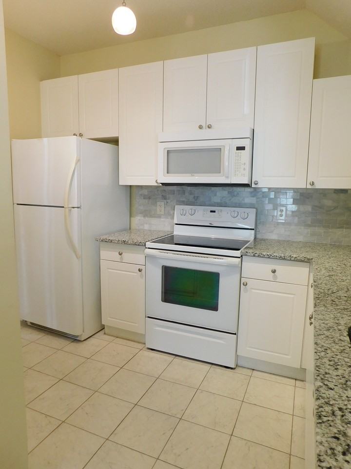2008 Metacomet Way - Photo 5 of 28