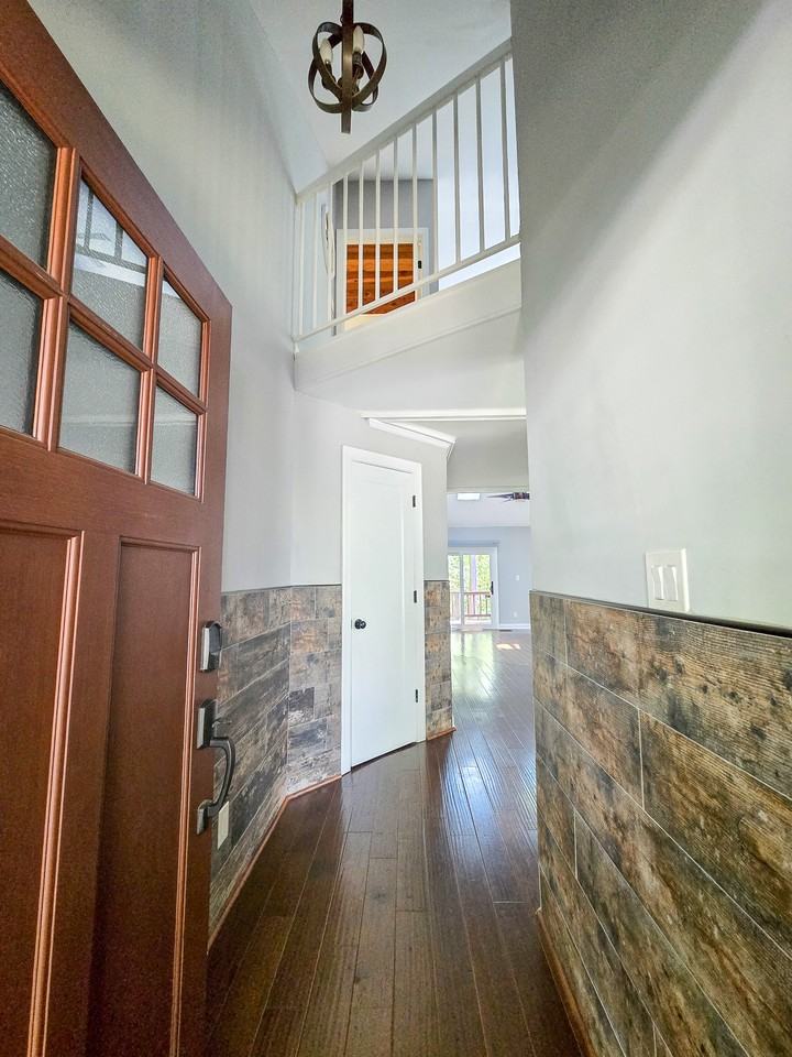 1023 Oak Lake Ct - Photo 2 of 44
