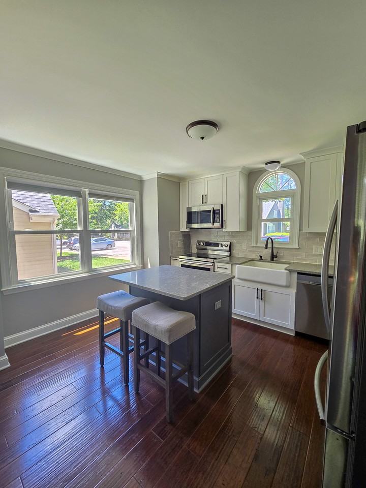 1023 Oak Lake Ct - Photo 4 of 44