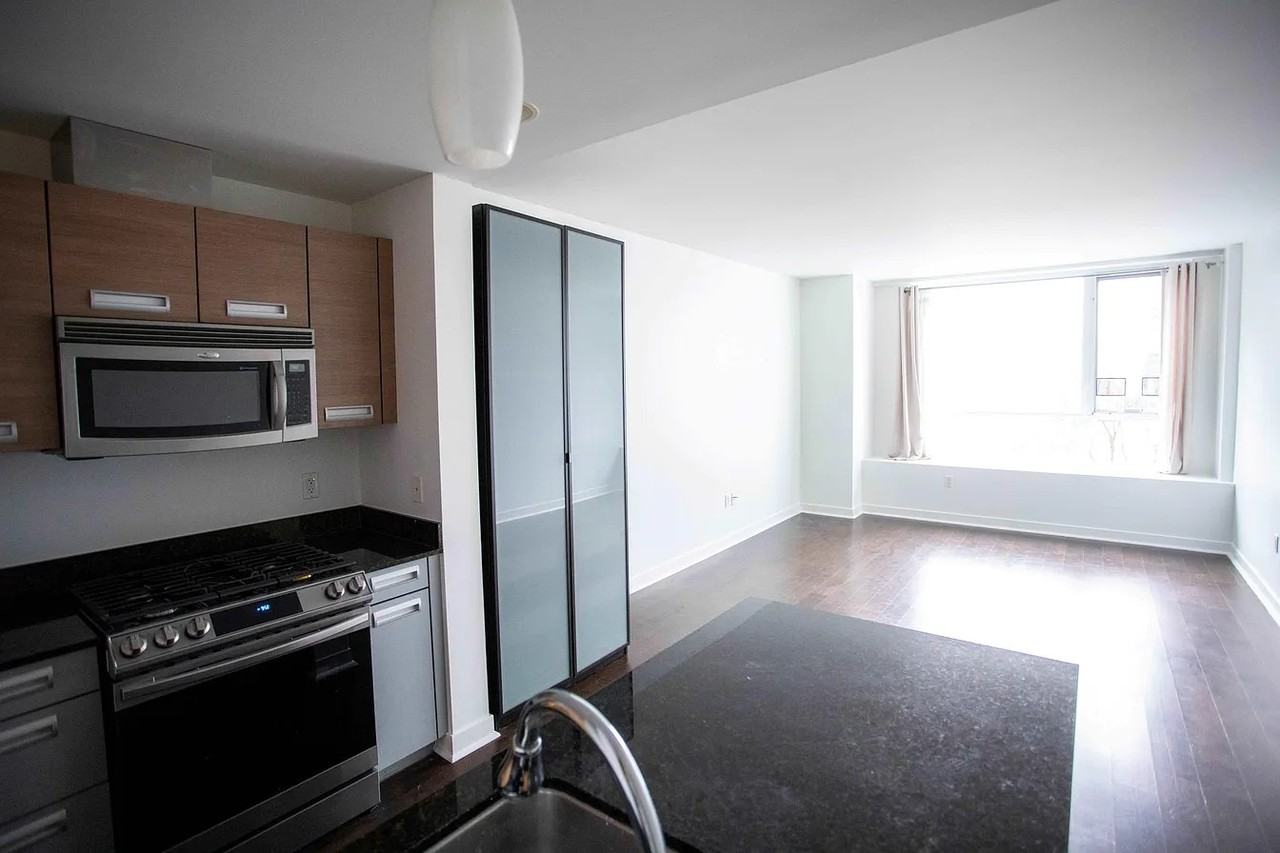300 Berry St - Photo 7 of 11