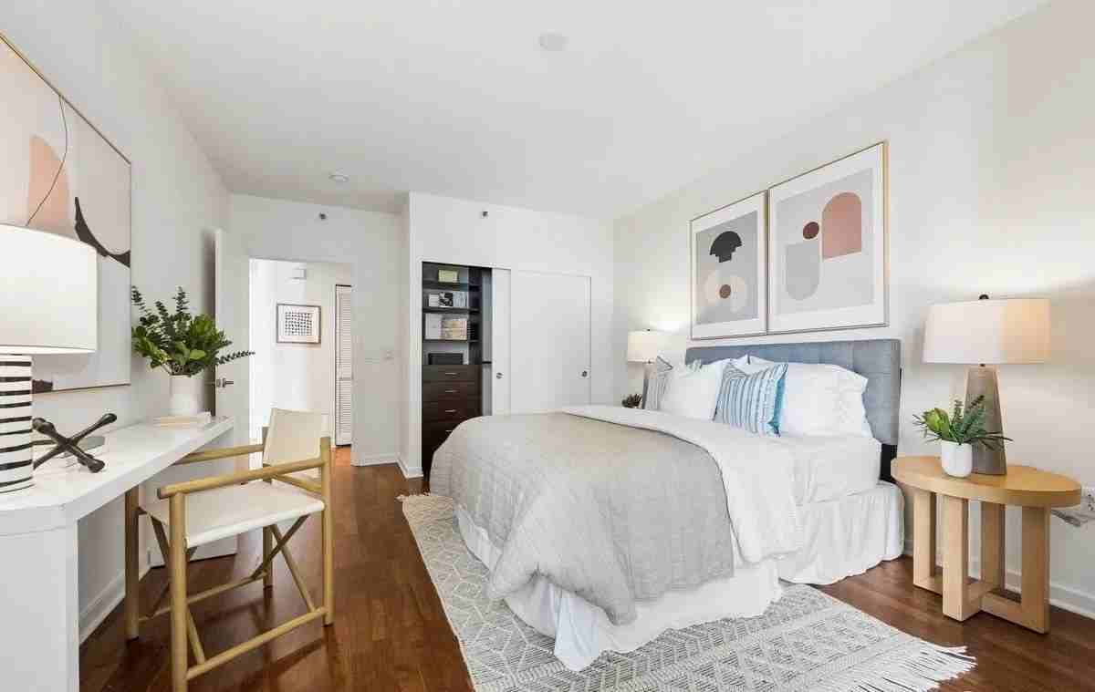 555 4Th St - Photo 7 of 11