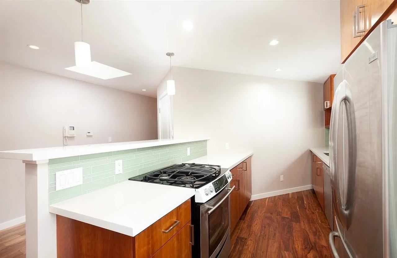733 Chestnut St - Photo 5 of 8