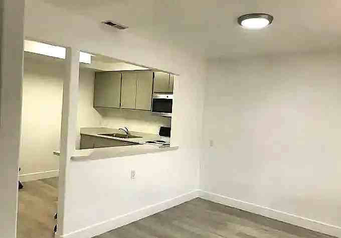 1790 W Harding Ave #1 - Photo 3 of 9