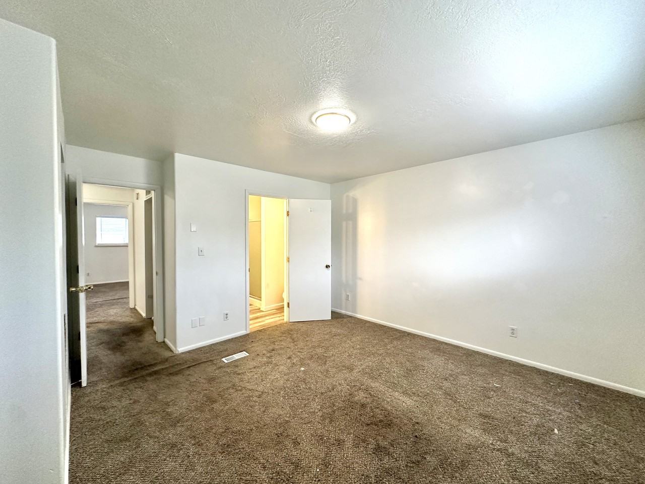 1790 W Harding Ave #1 - Photo 5 of 9