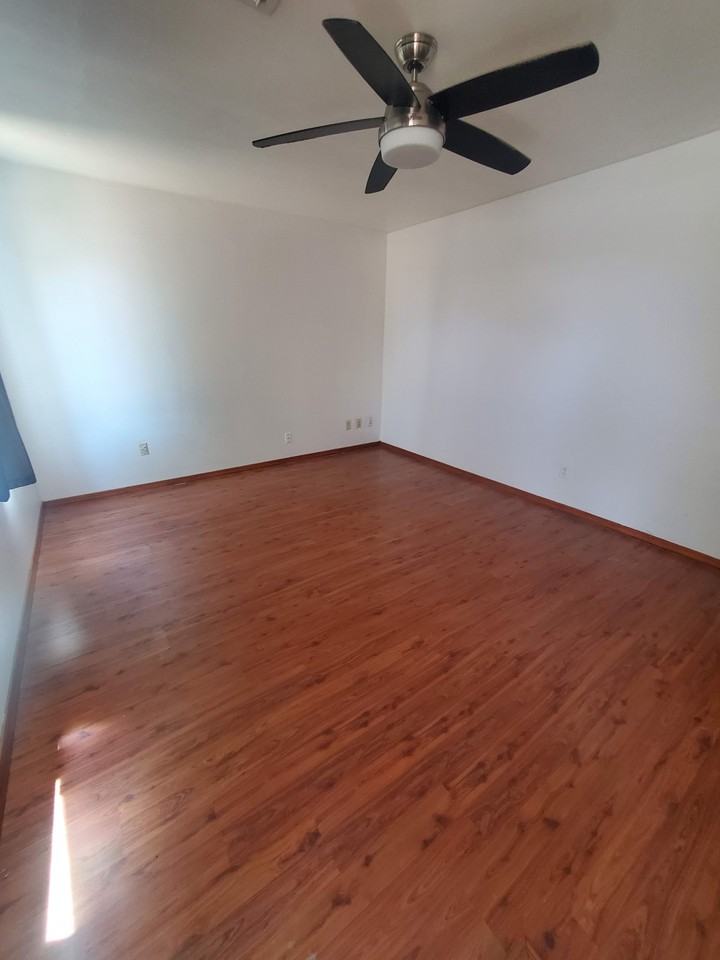 2434 W Sunnyside Ave - Photo 2 of 12
