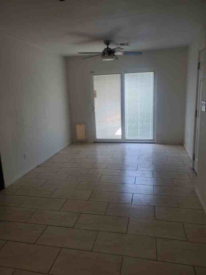 2434 W Sunnyside Ave - Photo 5 of 12