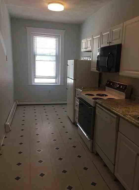 8 Ransom Rd #3 - Photo 2 of 9