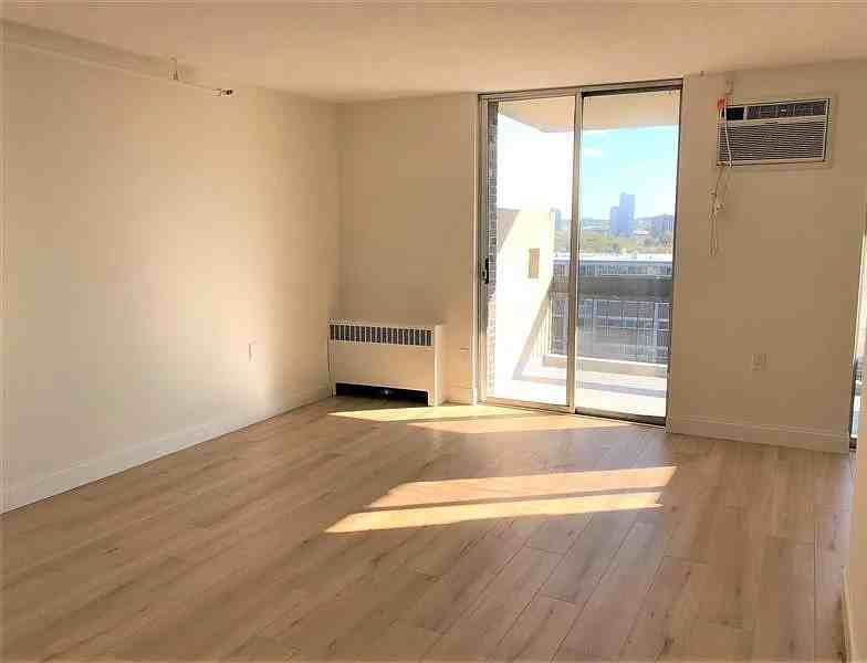 868 Massachusetts Ave #120 - Photo 4 of 10