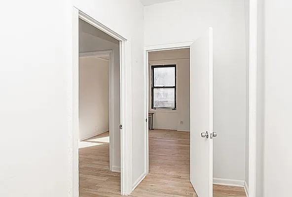 2148 35th St #4P - Photo 4 of 12