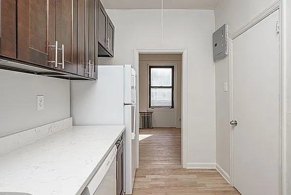 2148 35th St #4P - Photo 6 of 12