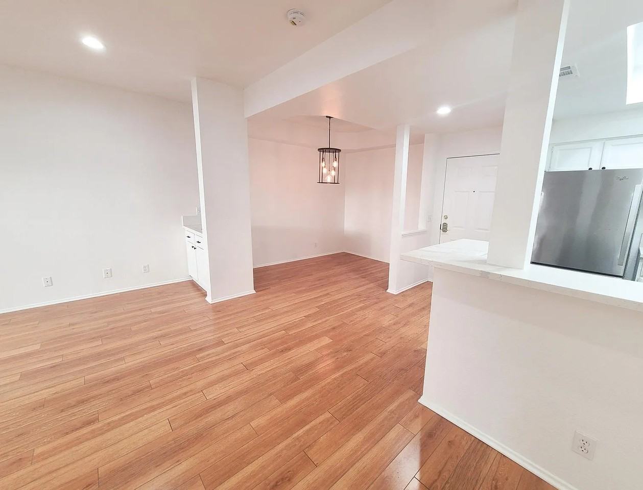 5420 Sylmar Ave #106 - Photo 3 of 19