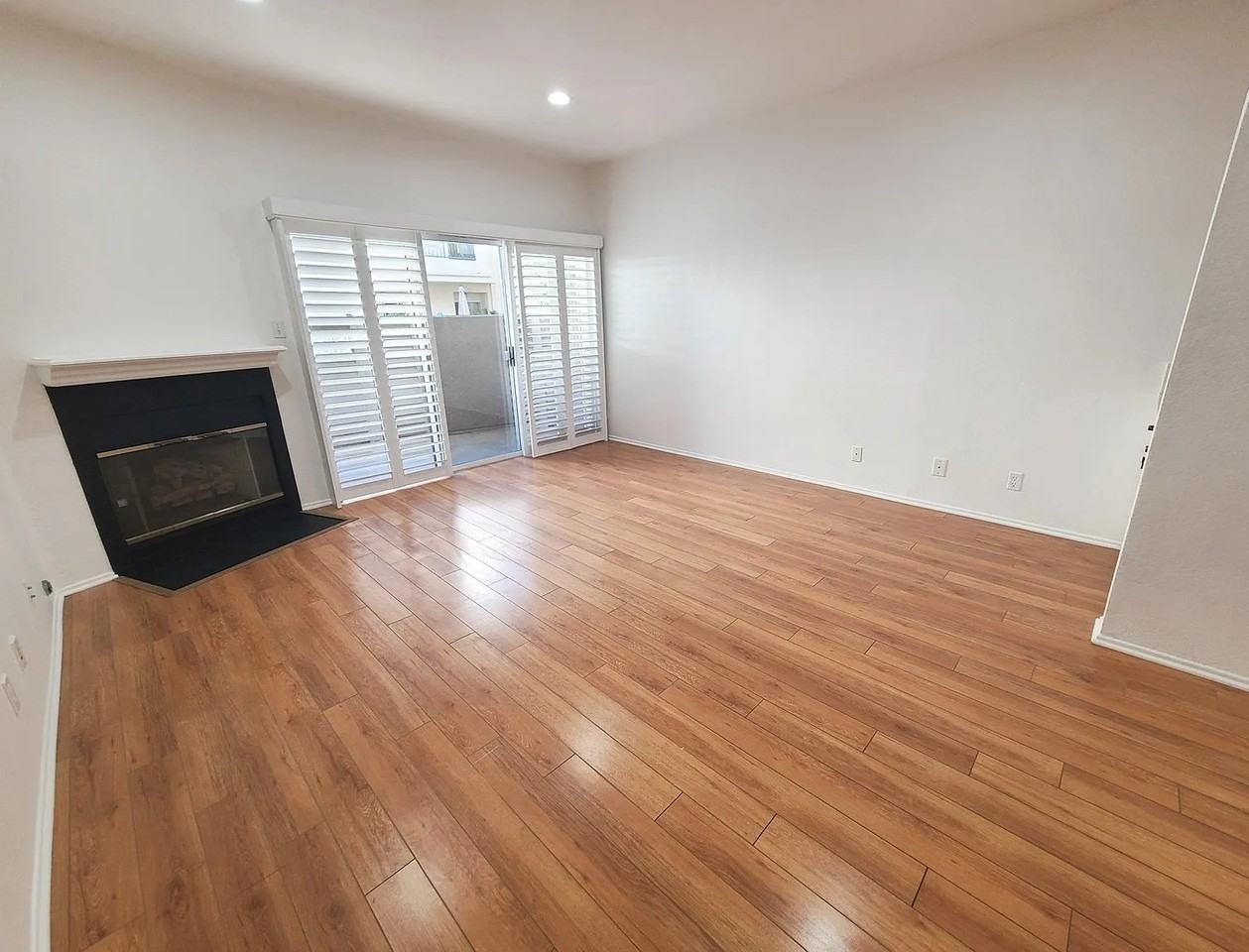 5420 Sylmar Ave #106 - Photo 4 of 19